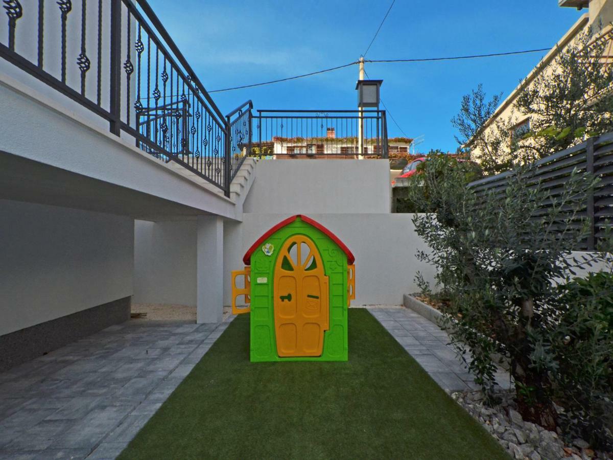 Deluxe Apartman Porto Trogir Bagian luar foto