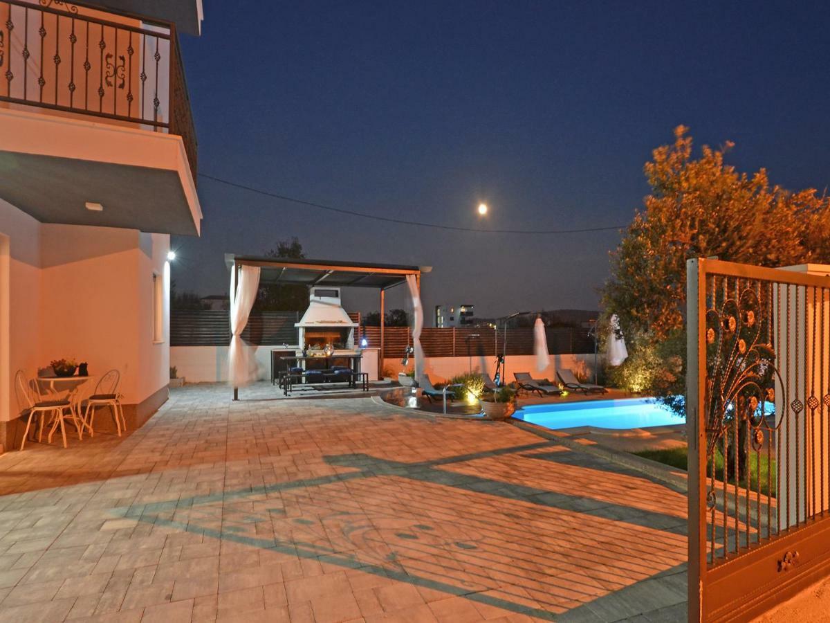 Deluxe Apartman Porto Trogir Bagian luar foto