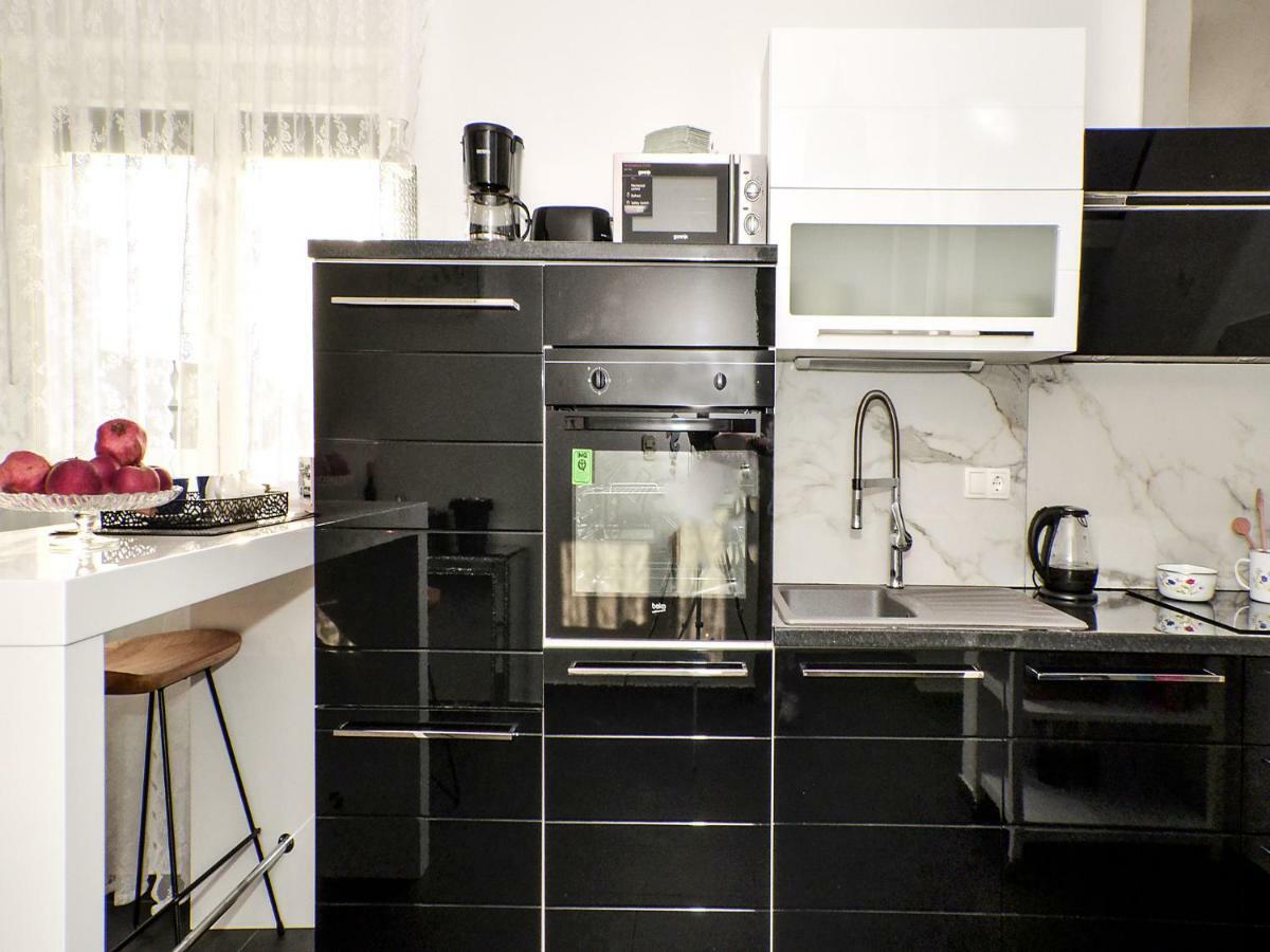 Deluxe Apartman Porto Trogir Bagian luar foto
