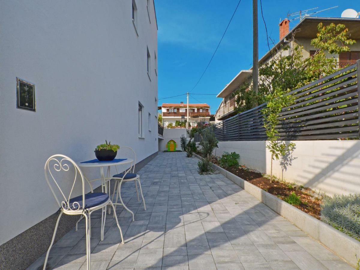 Deluxe Apartman Porto Trogir Bagian luar foto